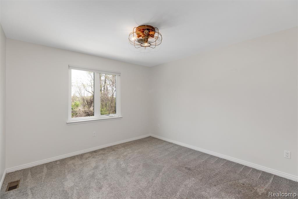 2862 Bay Hill Court, Oakland, MI — Photo 39