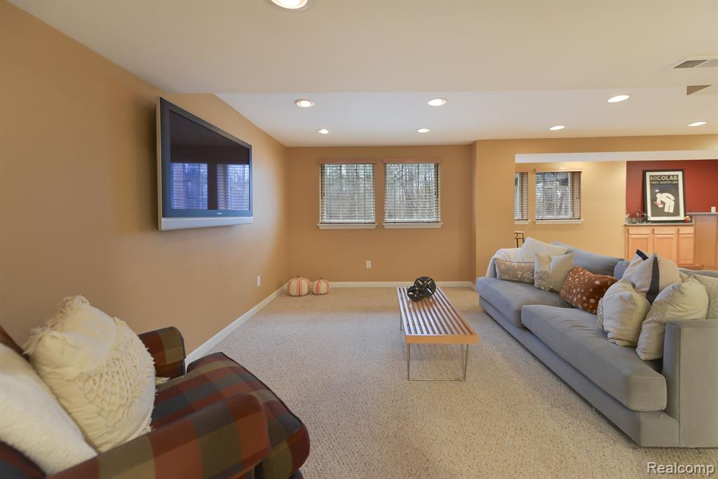 843 WESTHILLS Drive, South Lyon, MI 48178 — Photo 25