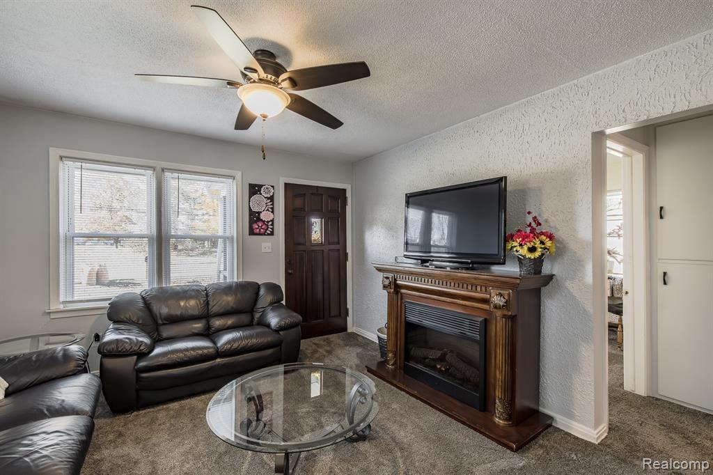 44084 Utica Road, Utica, MI 48317 — Photo 12