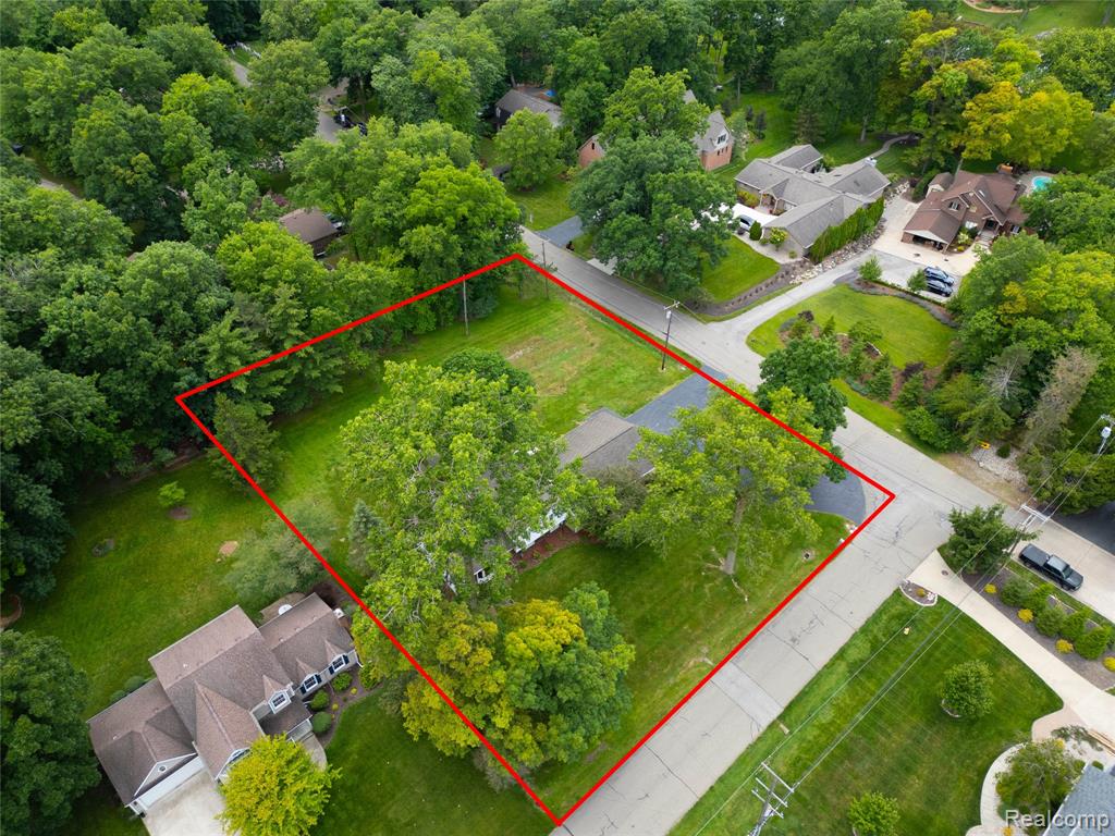 8695 Stout Avenue, Grosse Ile, MI 48138 — Photo 45