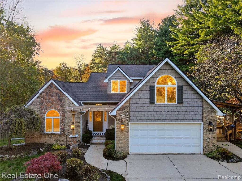 693 Knibbe Road, Lake Orion, MI 48362 — front exterior