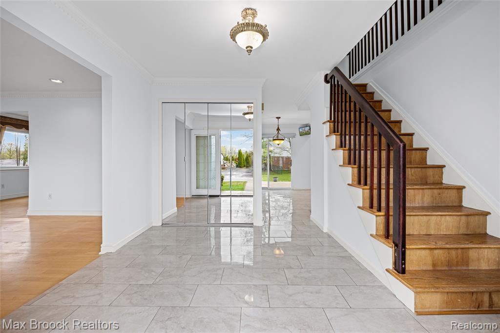 6240 Wynford Drive, West Bloomfield, MI — Photo 4