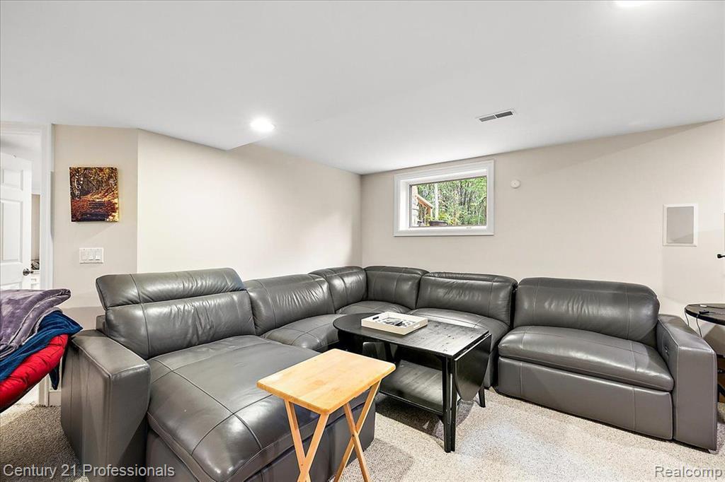 4735 OAKHURST RIDGE Road, Clarkston, MI 48348 — Photo 49