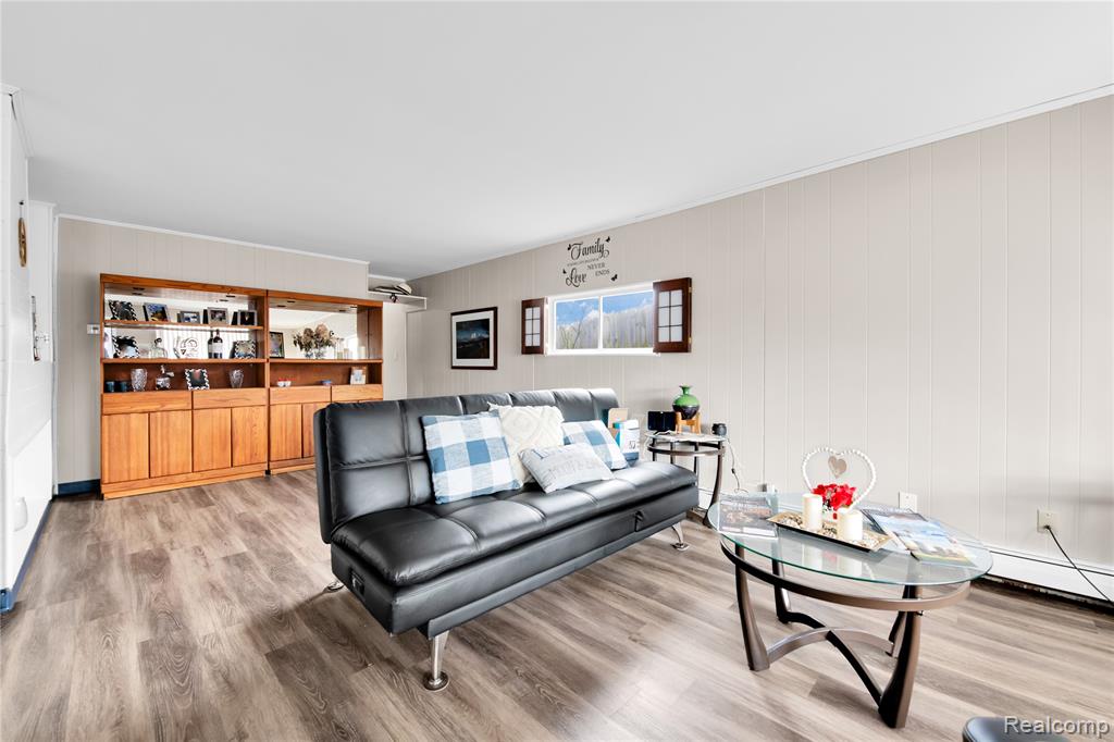 2952 PRYNNE Street, Keego Harbor, MI 48320 — Photo 33