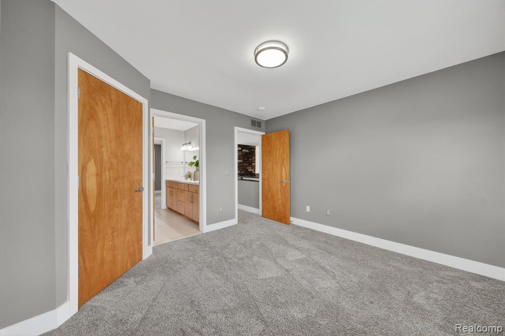 4176 Oak Tree Circle, Rochester, MI 48306 — Photo 26