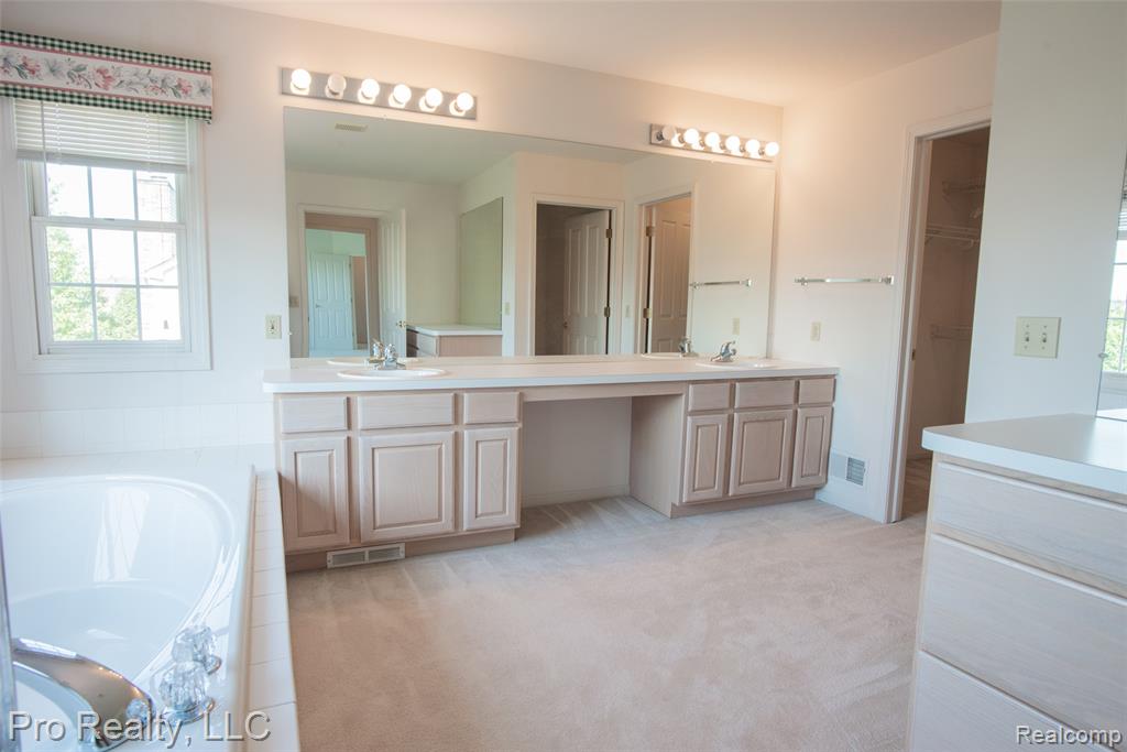 4233 Holly Lane, Rochester, MI 48306 — Photo 26