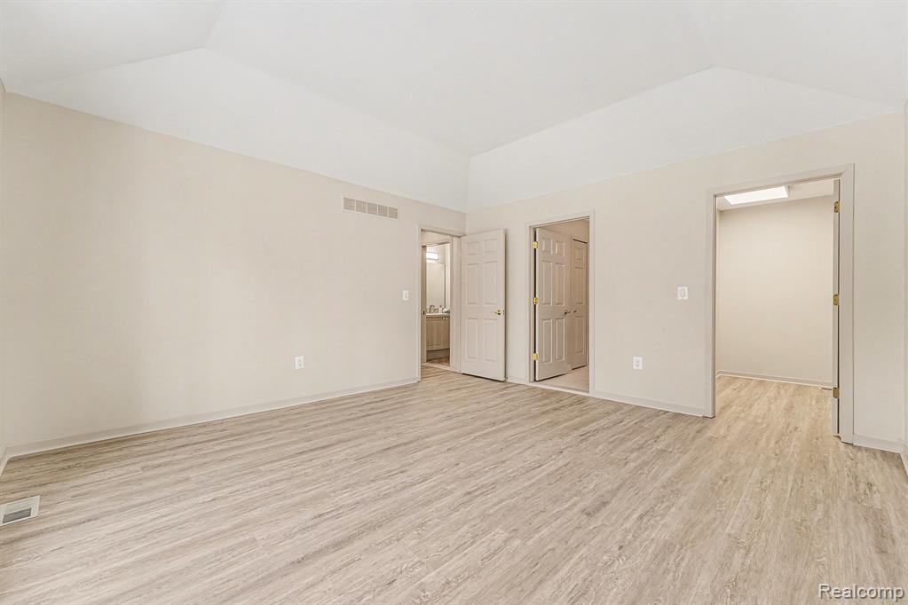4977 Briarwood Circle, West Bloomfield, MI 48323 — Photo 20