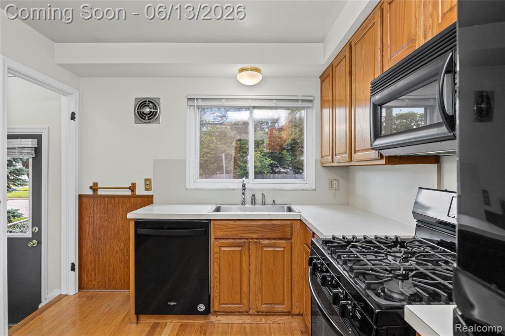 8758 Huron Street, Taylor, MI 48180 — Photo 17