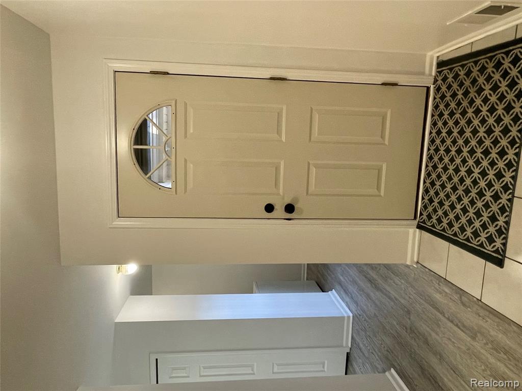 5560 Seabreeze Lane, Sterling Heights, MI 48310 — Photo 2