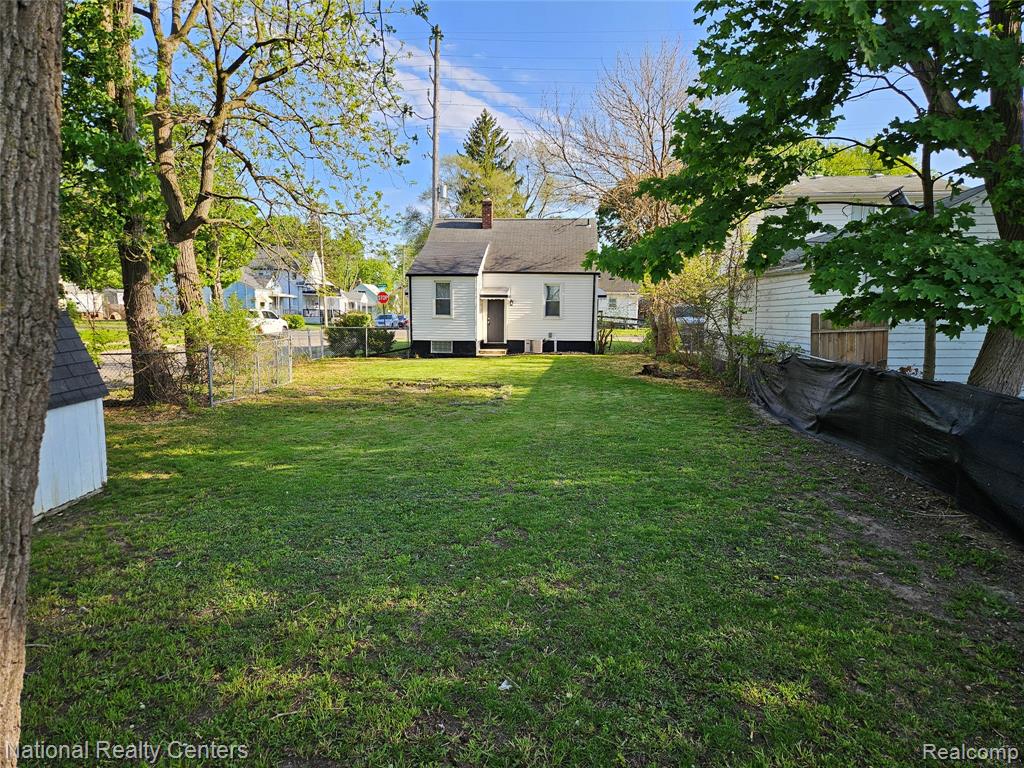 317 Michigan Avenue, Pontiac, MI 48342 — Photo 9