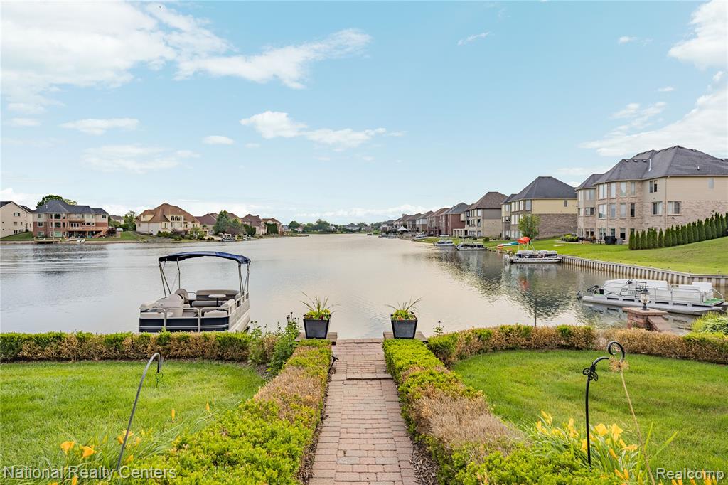 51577 Merry Lane, Utica, MI 48316 — Photo 9