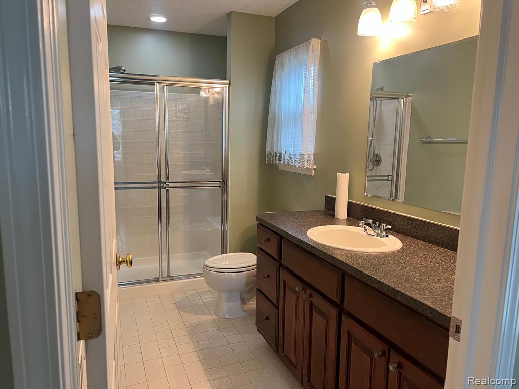 5546 PINEHURST Drive, 186, Trenton, MI 48183 — Photo 7