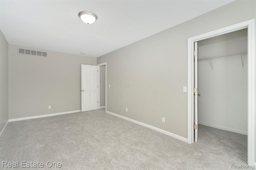 4281 Marcus Road, Waterford, MI 48329 — Photo 24