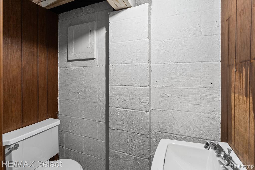4305 Pengelly Road, Flint, MI 48507 — Photo 35