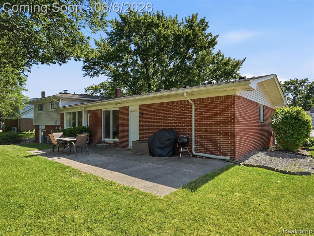 6623 Pine Eagle Lane, West Bloomfield, MI — Photo 24