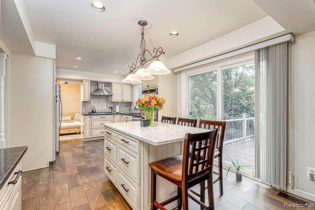 7464 WESTBURY Boulevard, West Bloomfield, MI — Photo 13