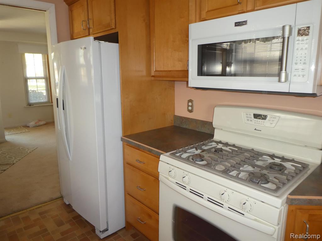 8435 INGRAM Street, Westland, MI — Photo 11