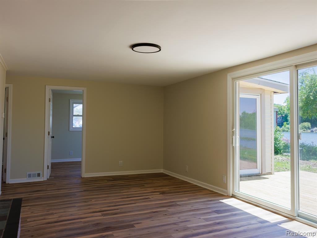 11560 Island Ct Court, Hartland, MI 48353 — Photo 17