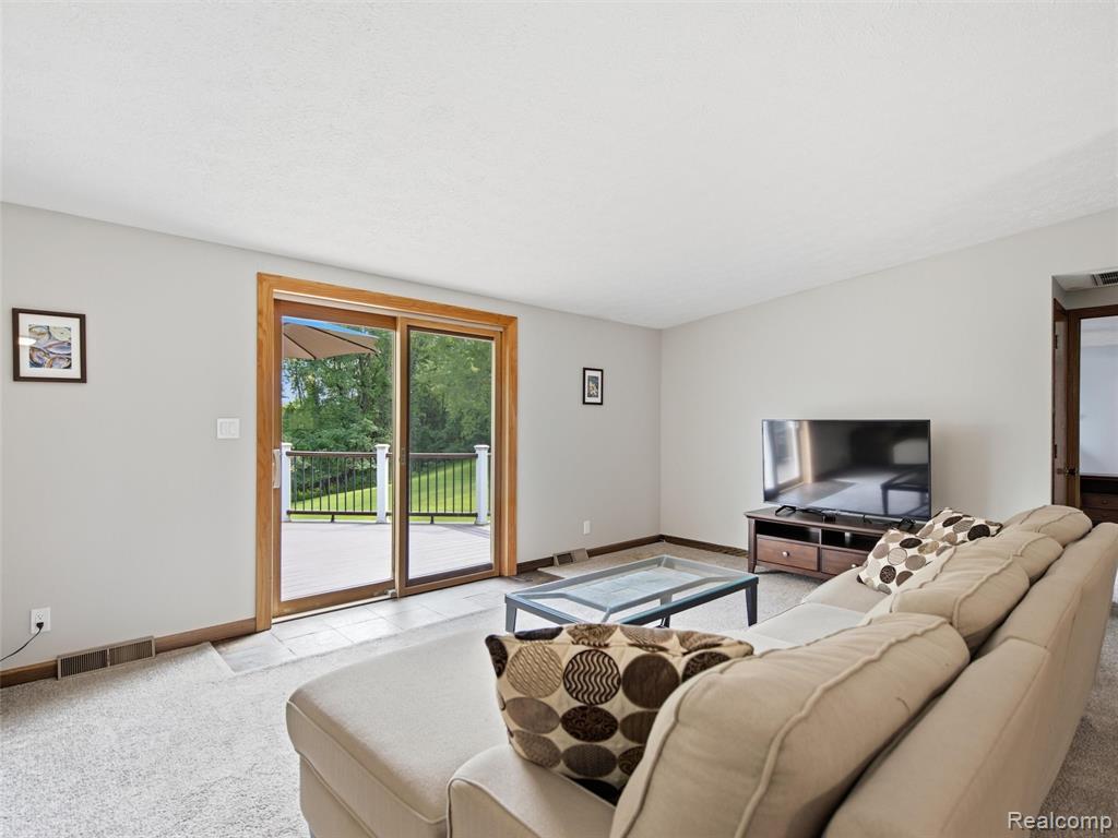 5003 Mason Road, Howell, MI 48843 — Photo 5