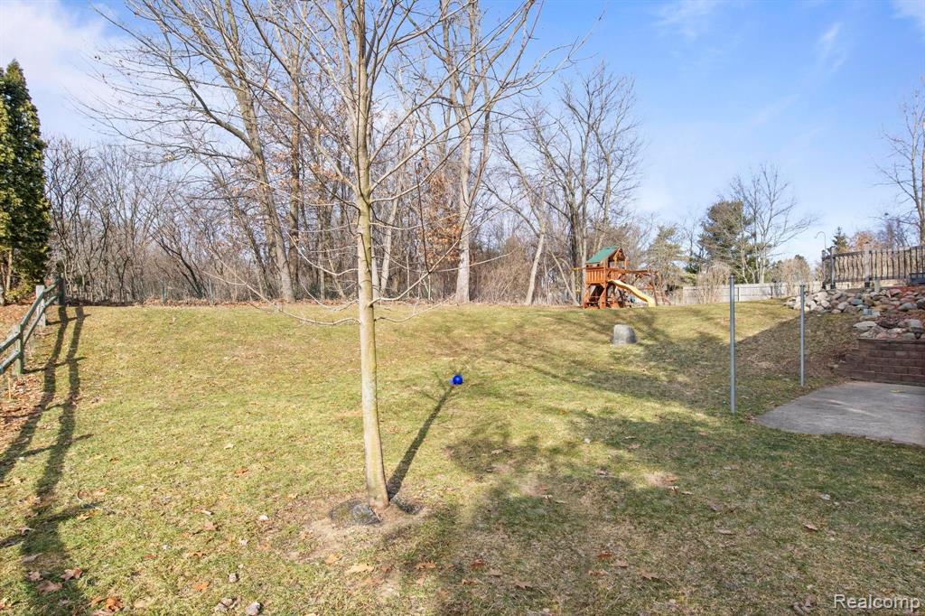 4025 PRESIDENTIAL Way, Highland, MI 48356 — Photo 17