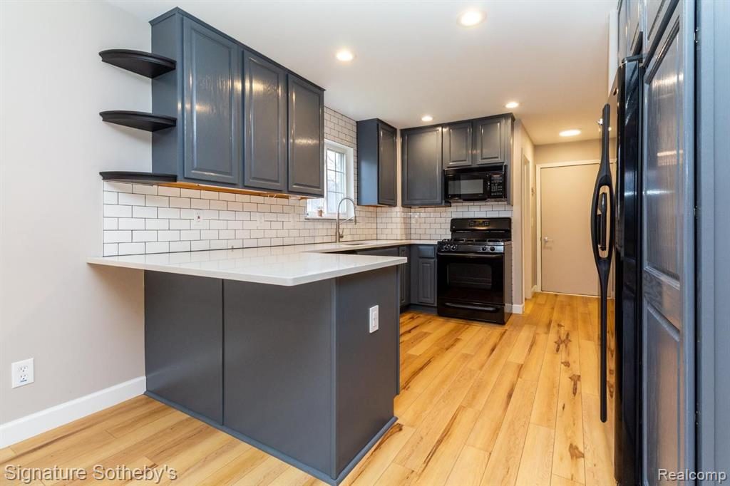521 James Circle, Royal Oak, MI 48067 — Photo 11
