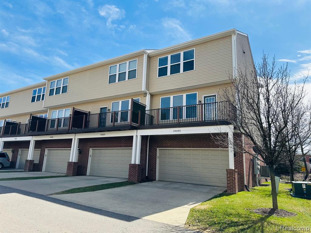 44685 Ellery Lane, Novi, MI — Photo 27