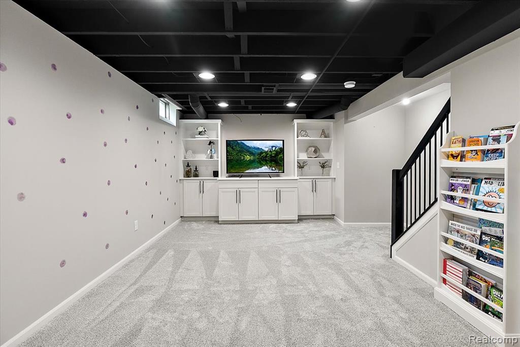 45071 Yorkshire Drive, Novi, MI — Photo 32