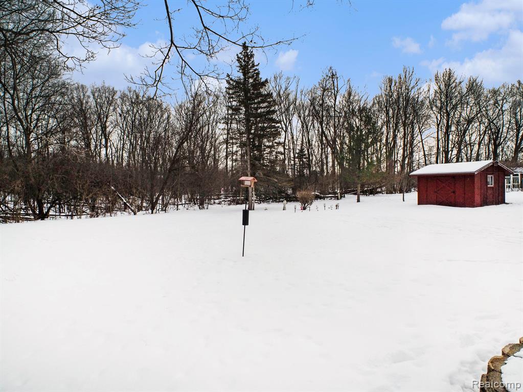 3230 Woodvalley Drive, Flushing, MI 48433 — Photo 33