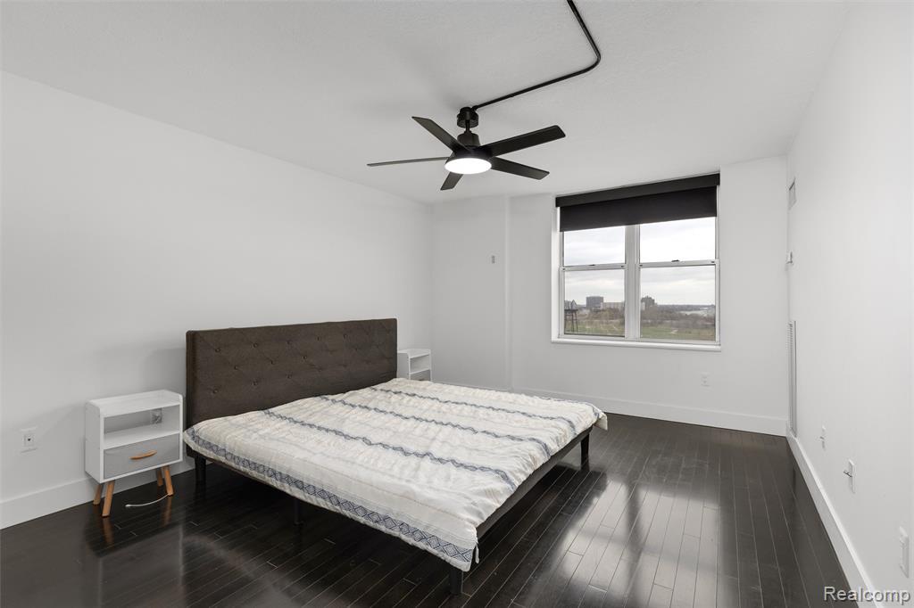 250 E Harbortown Drive, Detroit, MI 48207 — Photo 9