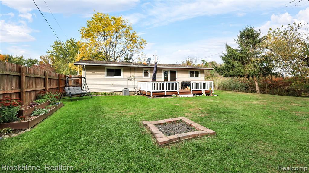 410 N Lester Street, Capac, MI 48014 — Photo 6