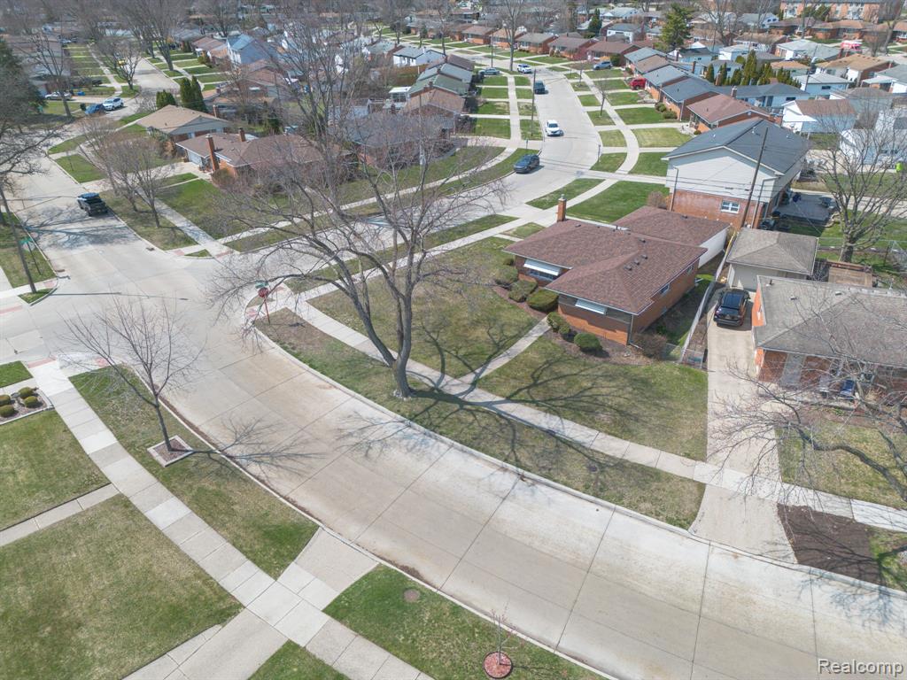 30705 Longfellow Avenue, Madison Heights, MI 48071 — Photo 39
