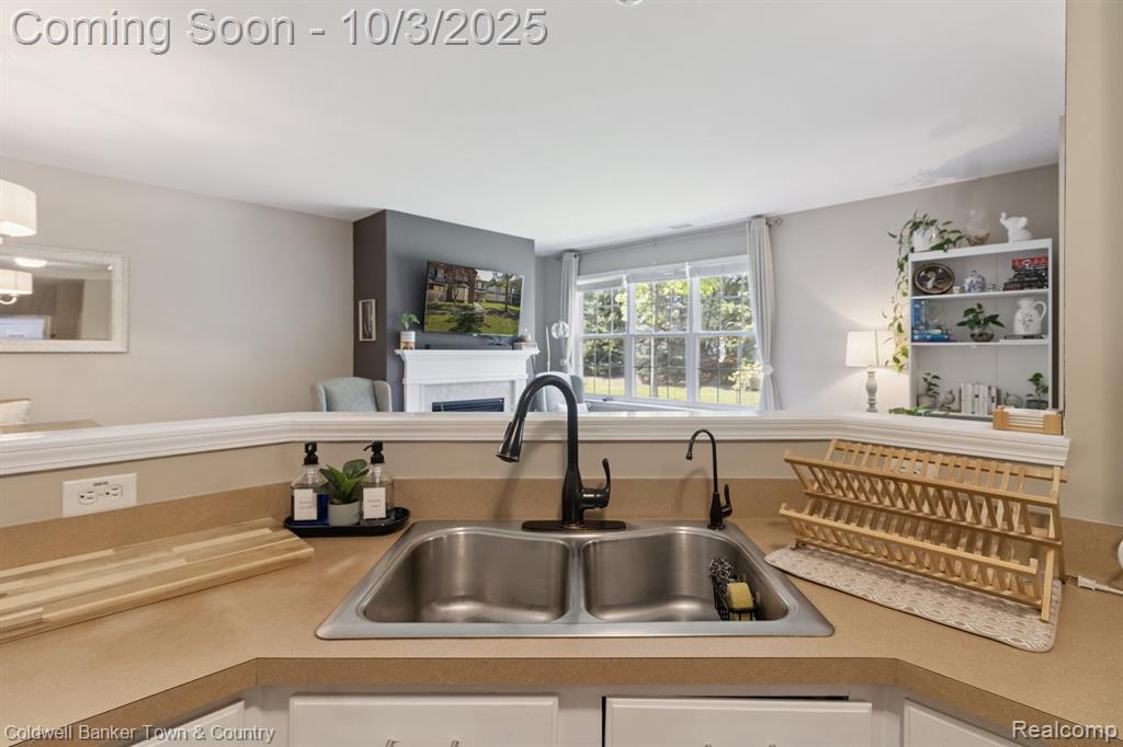 4006 Elizabeth Avenue, Canton, MI 48188 — Photo 8