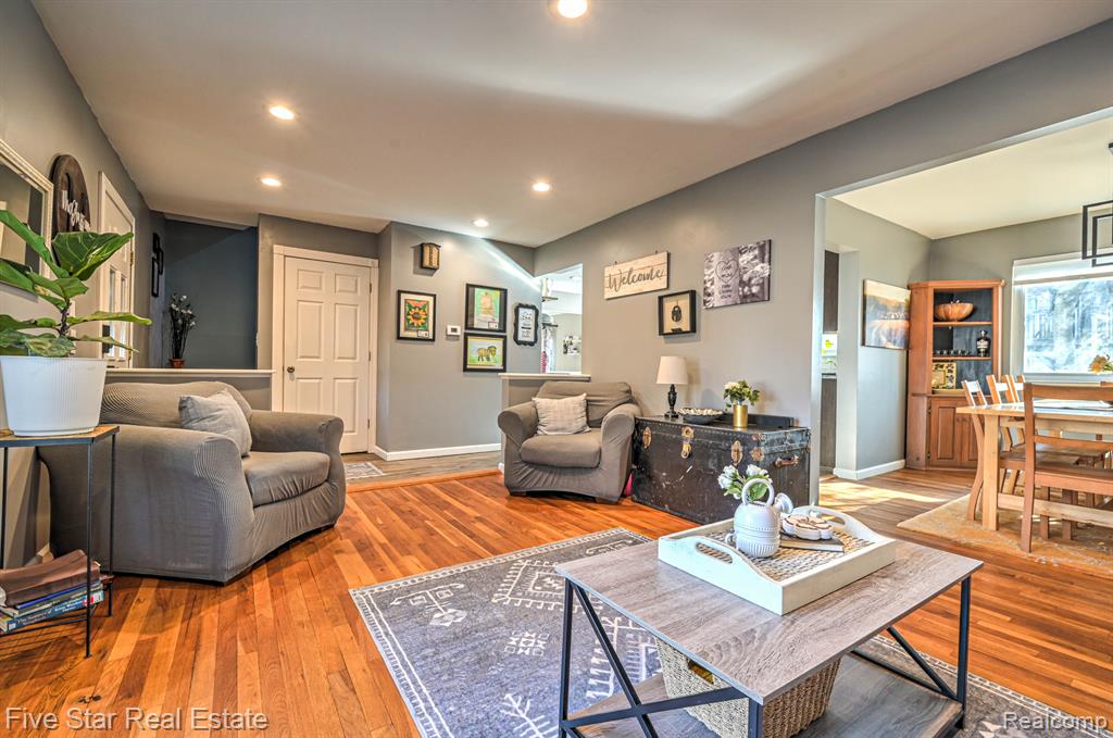 8838 Dublin Way, Sterling Heights, MI 48314 — Photo 9