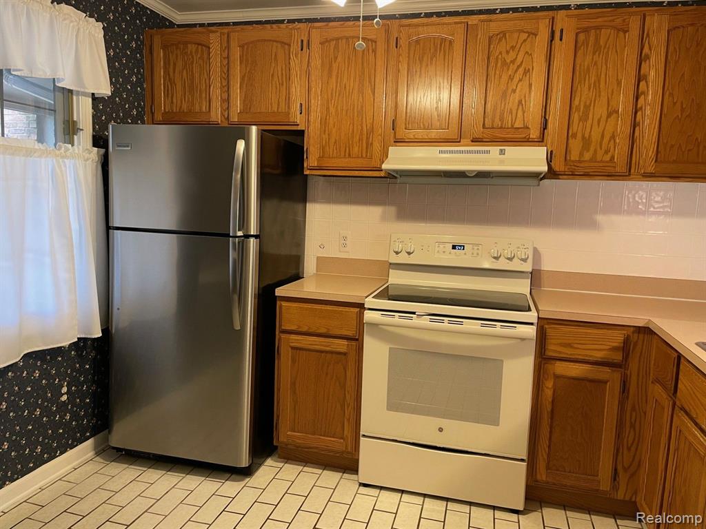 902 RIDGE Court, 122, Brighton, MI 48116 — Photo 12