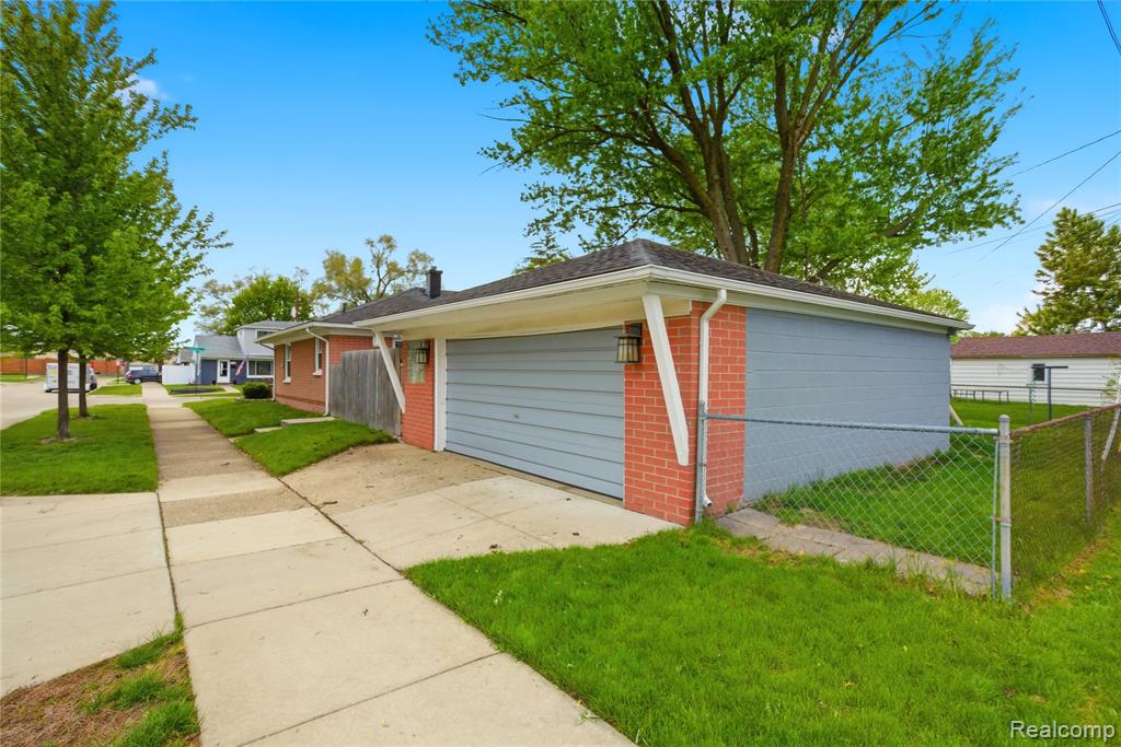 1271 E Barrett Avenue, Madison Heights, MI 48071 — Photo 29