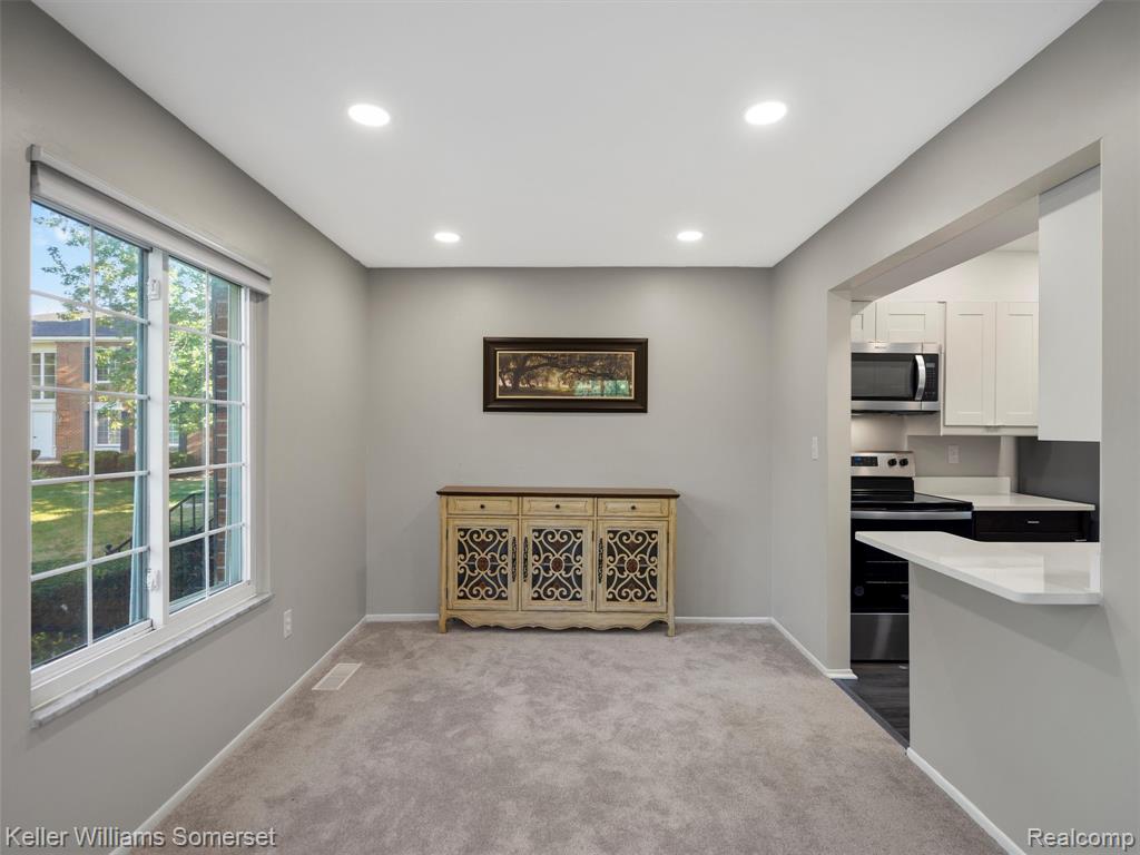 773 E Fox Hills Drive, Bloomfield Hills, MI 48304 — Photo 9