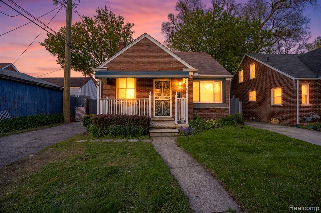 162 N Genesee Avenue, Pontiac, MI 48341 — Photo 2