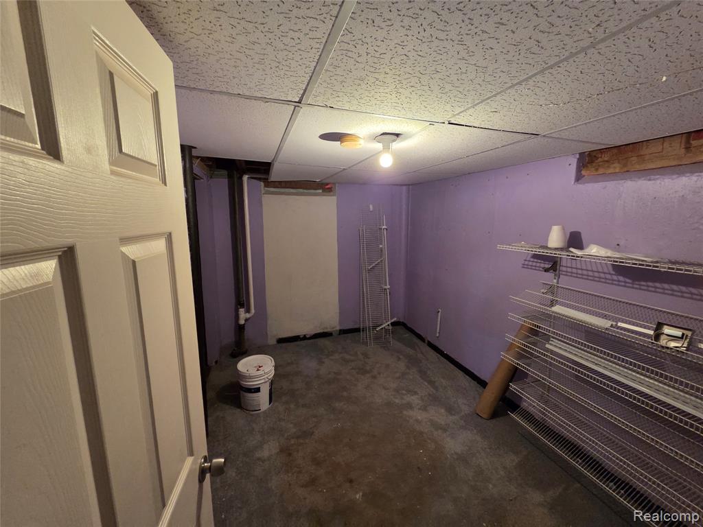 8960 Arnold Avenue, Redford, MI 48239 — Photo 25