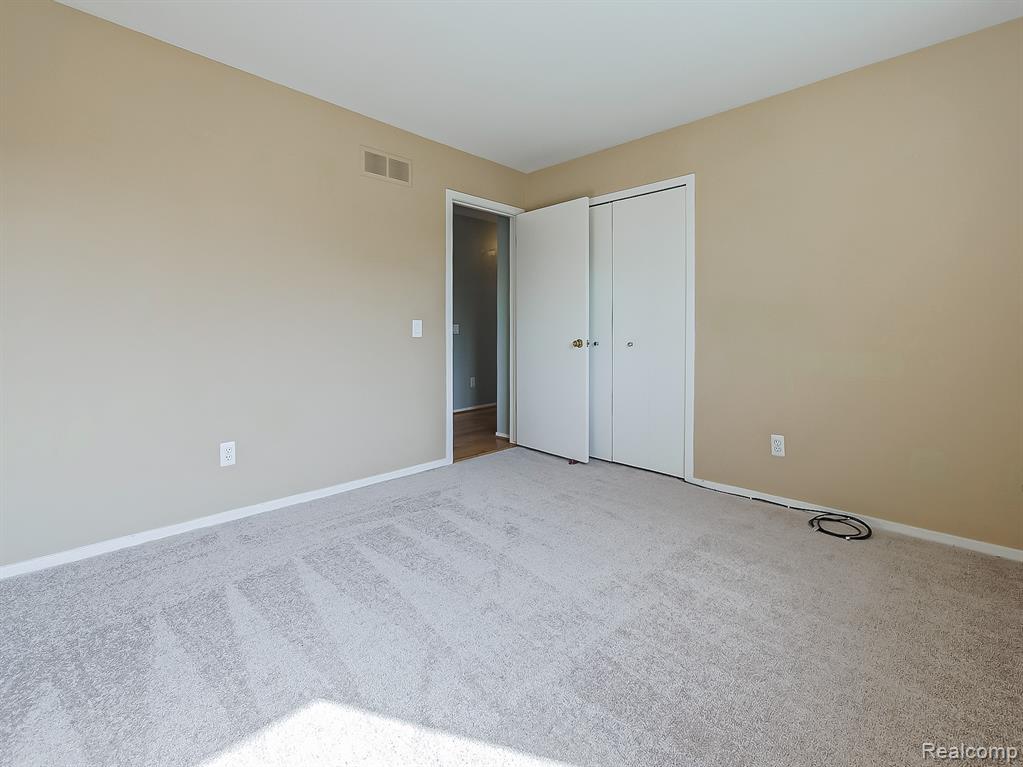 878 River Bend Drive, Rochester Hills, MI 48307 — Photo 21