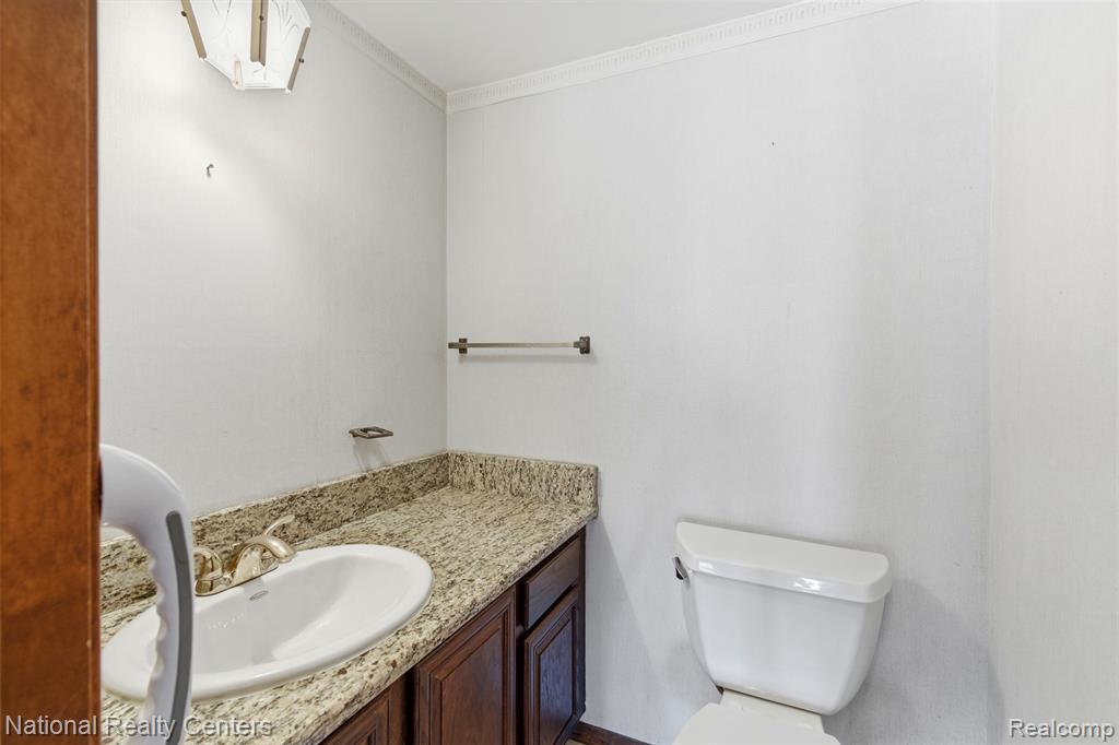 4710 Cove Road, West Bloomfield, MI 48323 — Photo 31