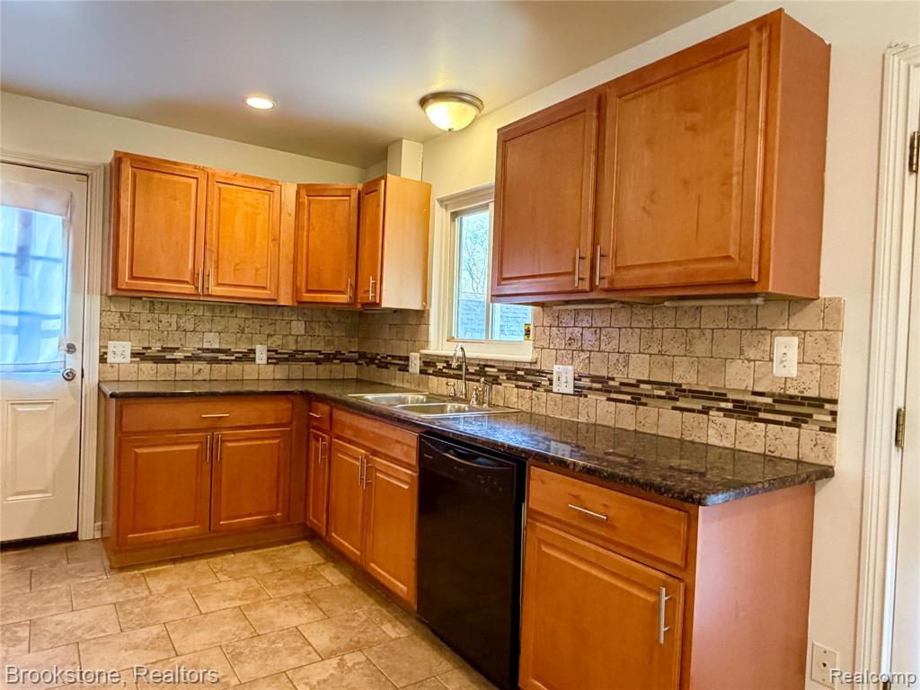 8912 Ardel Drive, Sterling Heights, MI 48314 — Photo 7