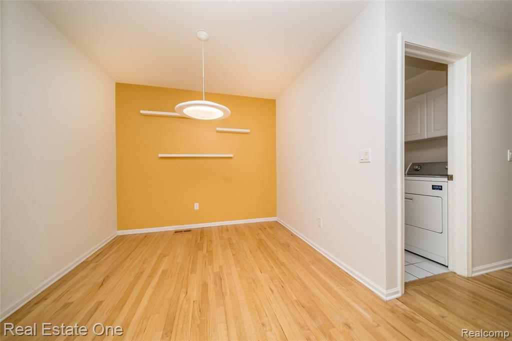 24099 Tana Court, Farmington, MI 48335 — Photo 29