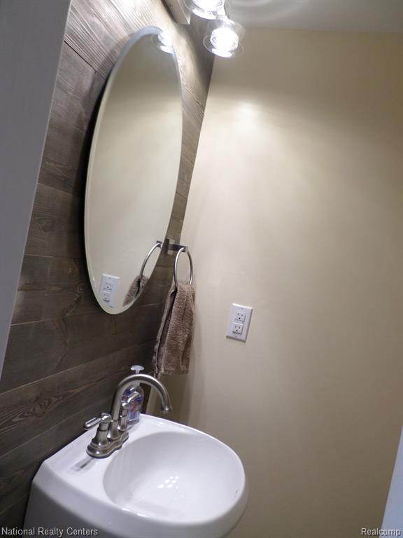 39733 VILLAGE WOOD Lane, Novi, MI — Photo 13