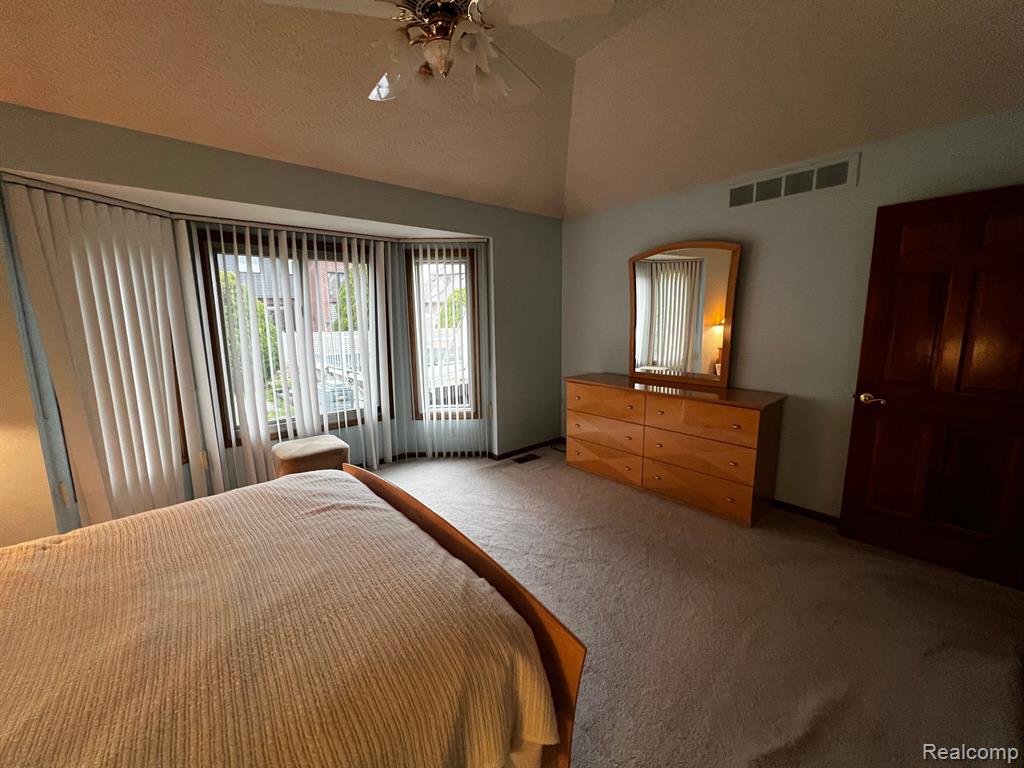 40363 DENBIGH Drive, Sterling Heights, MI 48310 — Photo 32
