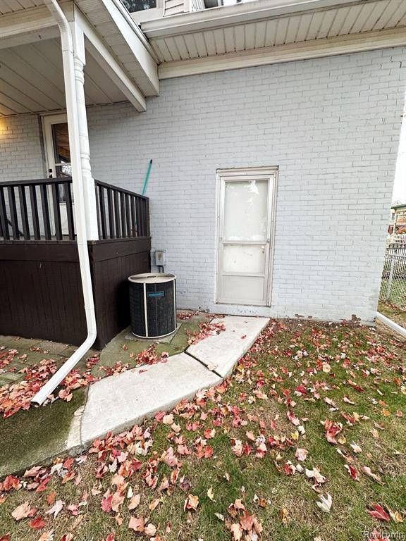 426 PLUM Street, Wyandotte, MI 48192 — Photo 48