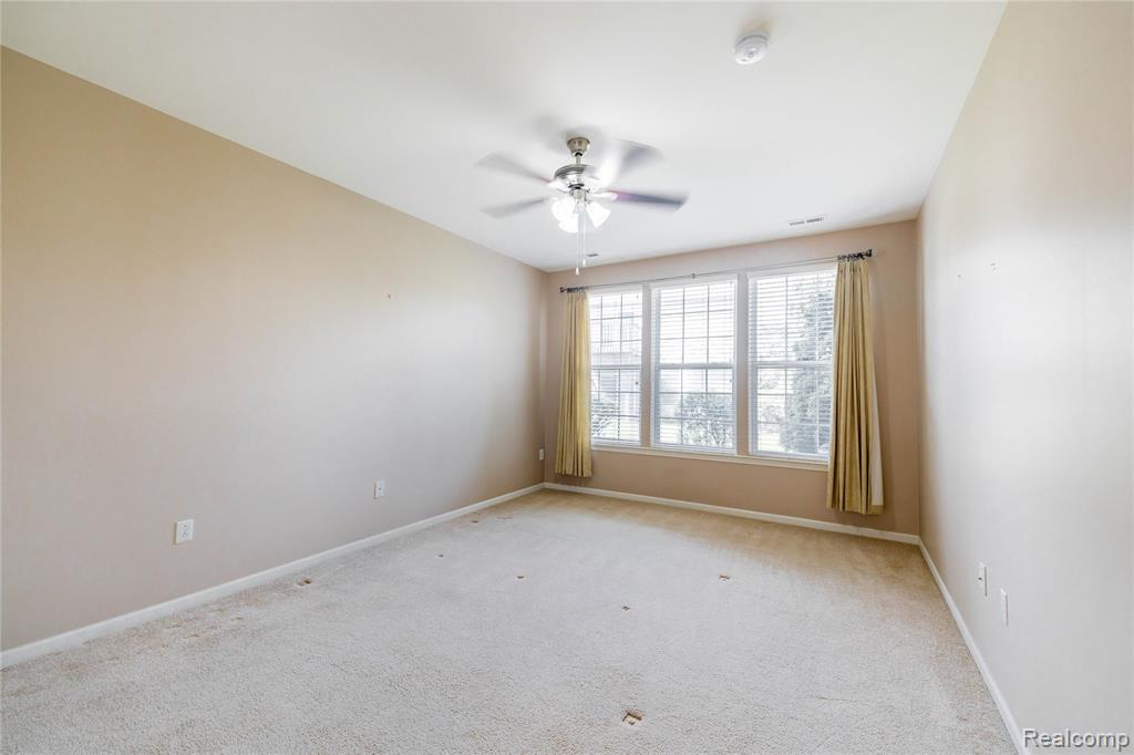 26624 Kirkway Circle, Woodhaven, MI 48183 — Photo 16