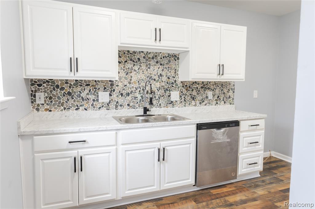 421 Harvey Avenue, Pontiac, MI 48341 — Photo 9