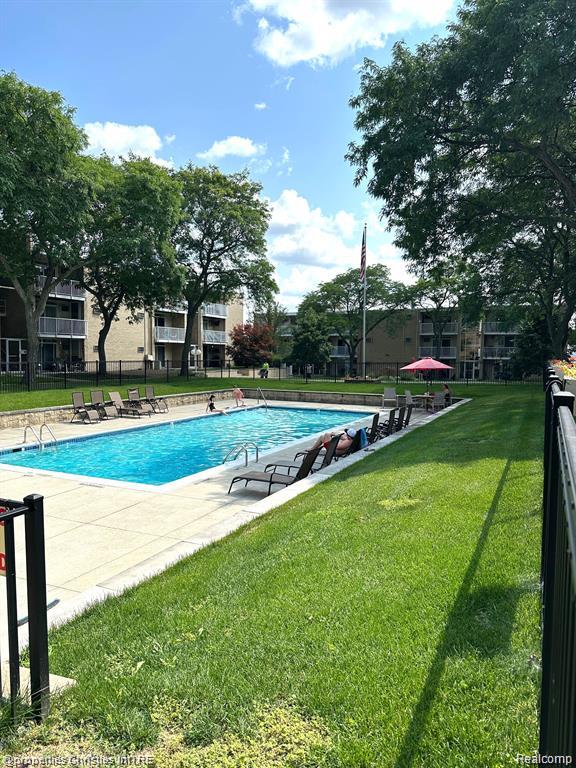 4917 Crooks Road, Royal Oak, MI, 48073