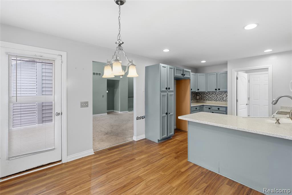 1130 Creekside Court, Burton, MI 48509 — Photo 6