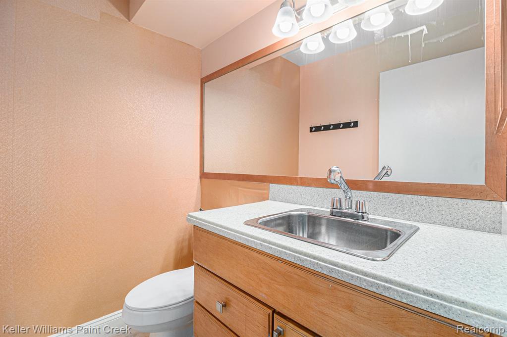 521 Oxford Court, Rochester Hills, MI 48307 — Photo 8